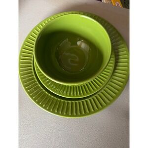 Flair Lime Green Ribbed Ceramic 3 Piece Dinnerware Set Plate Bowl Microwave Safe